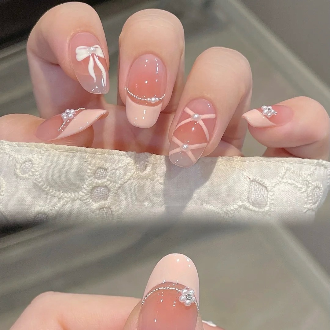 10Pcs White French Pink Heart  - Nail Art Pink recension och pris